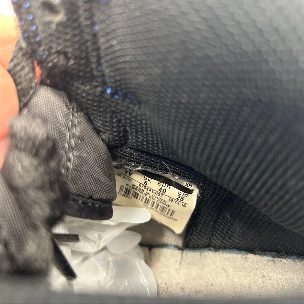 Nike Air Jordan 1 Retro High OG GS “Royal” 2023 - Picture 8 of 8